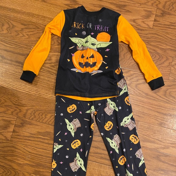 Disney Other - Star Wars Halloween Pajamas size 8